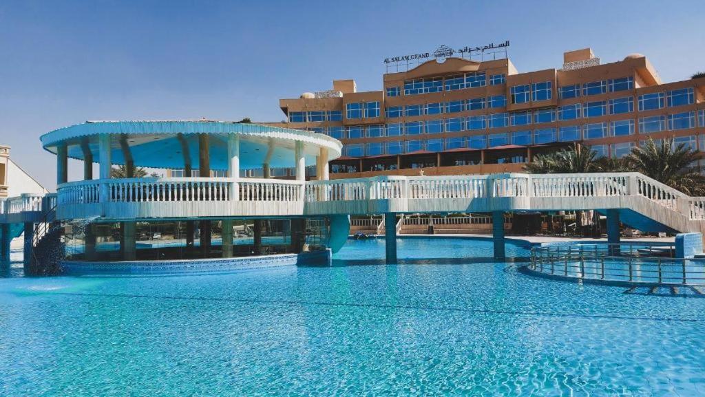 Al Salam Grand Hotel Al-Burajmi Exteriér fotografie